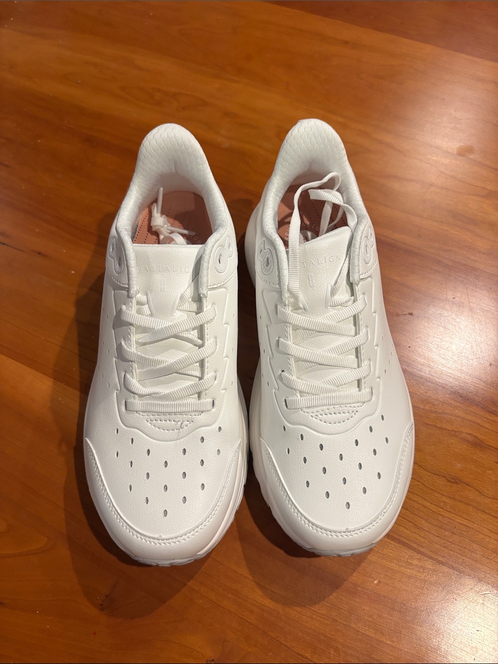 REVITALIGN Orthotic Water Resistant Sneaker size 8.5 med width